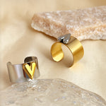 Cargar imagen en el visor de la galería, Anillo Glamour. Acero Inoxidable Chapado Oro de 18k