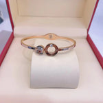 Cargar imagen en el visor de la galería, Brazalete Mira con Circón. Acero Chapado Oro Rosa