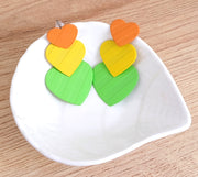 Aretes Trio de Corazón. Aleación Barnizada