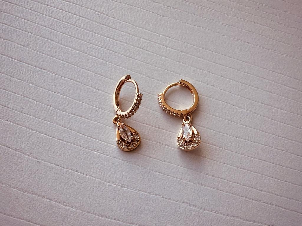 Aretes Sueño con Circón Blanco. Diseños Varios Plata 925 Chapado oro 18K