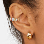 Cargar imagen en el visor de la galería, Ear Cuff Luz. Aleación con  Piedras Chapado Oro 18K
